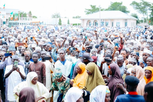 Comprendre la parodontite : symptômes, causes et traitements efficaces !