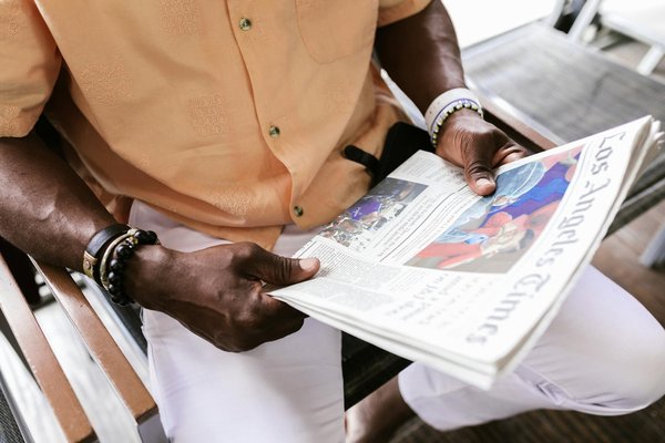 Une chambre à coucher relaxante avec le vert olive
